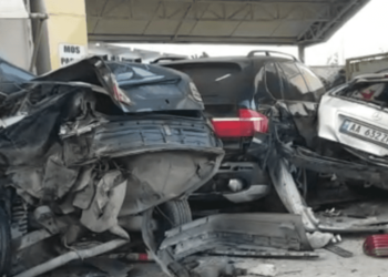 Aksident i 4-fishtë në Durrës, 23-vjeçarja merr para 3 mjete