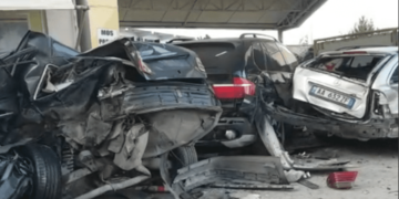 Aksident i 4-fishtë në Durrës, 23-vjeçarja merr para 3 mjete