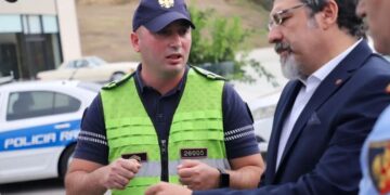 Makina inteligjente që monitoron qarkullimin rrugor