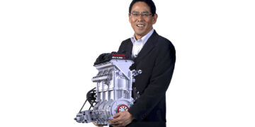 Motorri i Nissan që peshon 40 kg dhe ka 400 kuaj fuqi