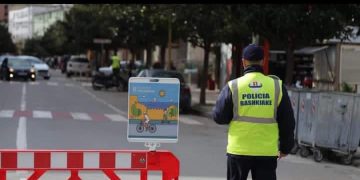 Bashkia Durrës njofton për bllokimin e këtij aksi ditën e diele…